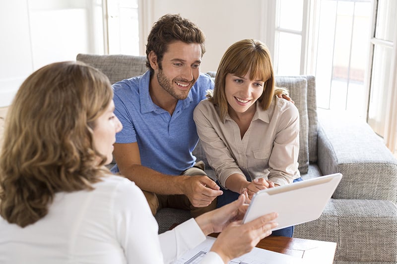 financial-advisor-and-couple