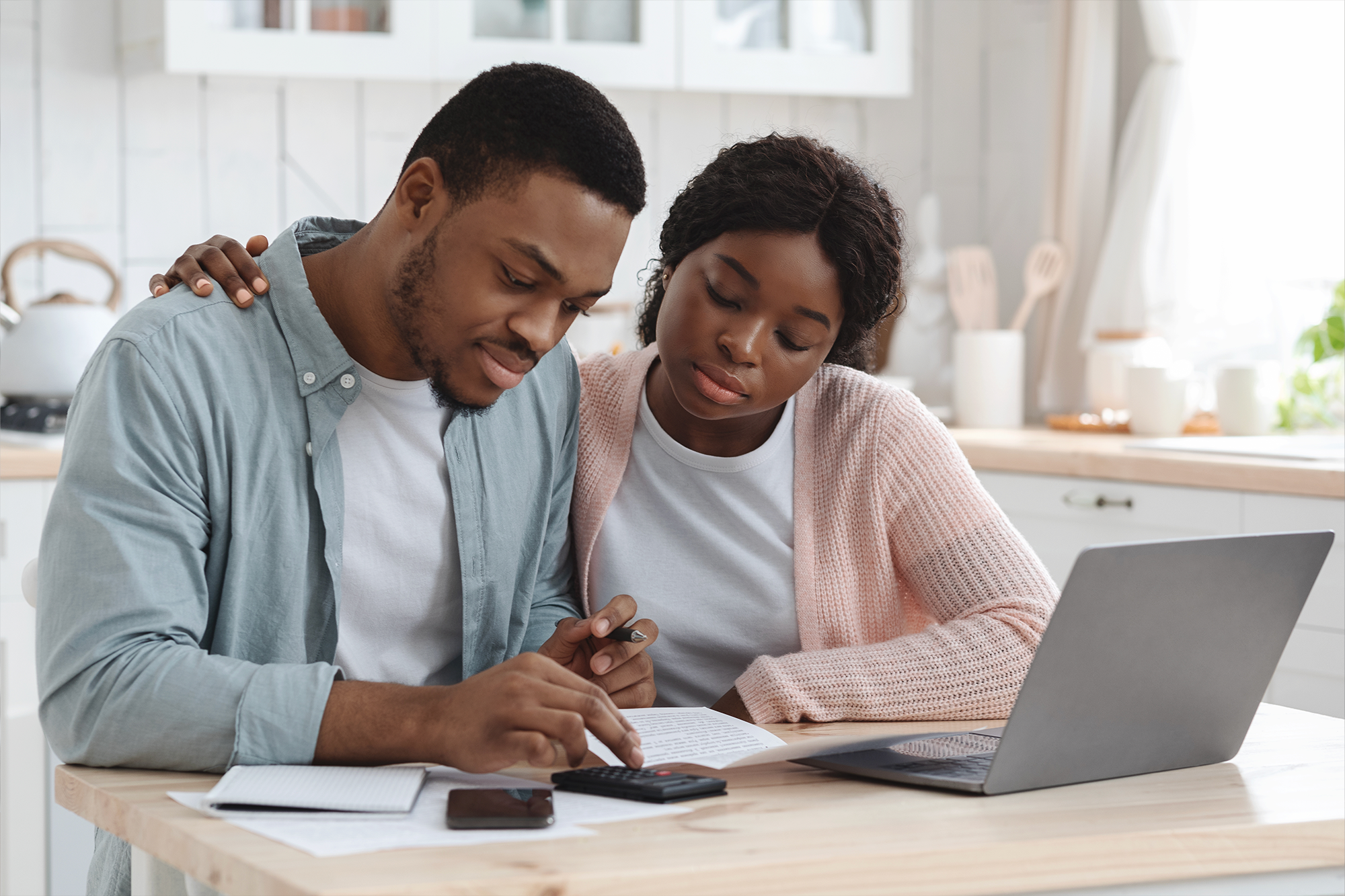 couple preparing taxes