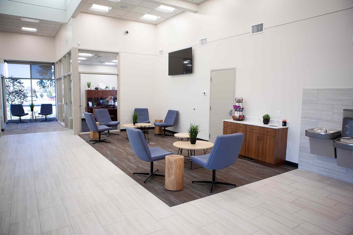 Pleasant-View-Lounge