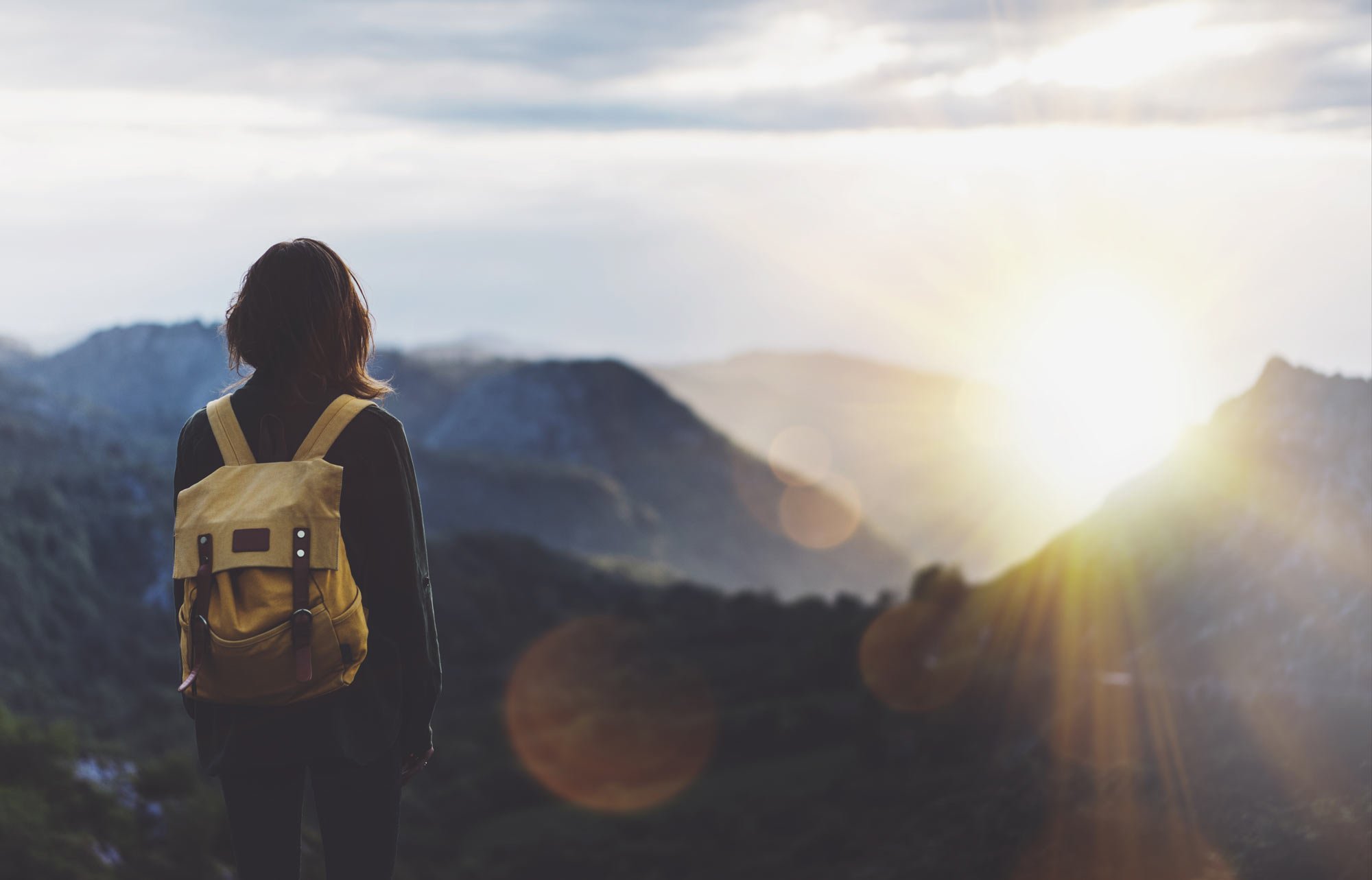 Girl-Backpack-Sun-Rise